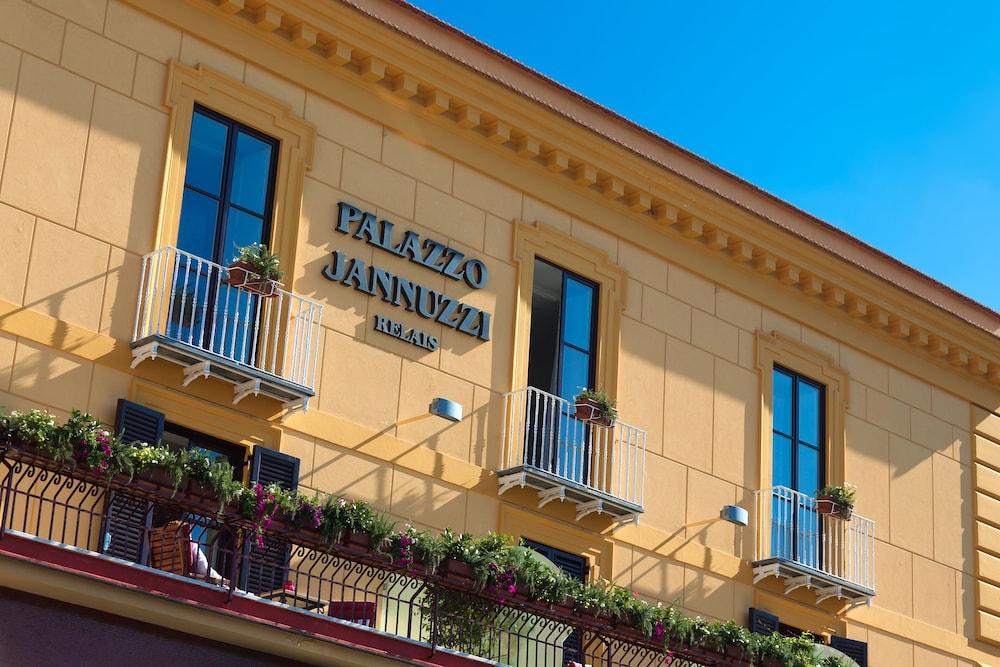 Hotel Palazzo Jannuzzi Relais Sorrent Exterior foto